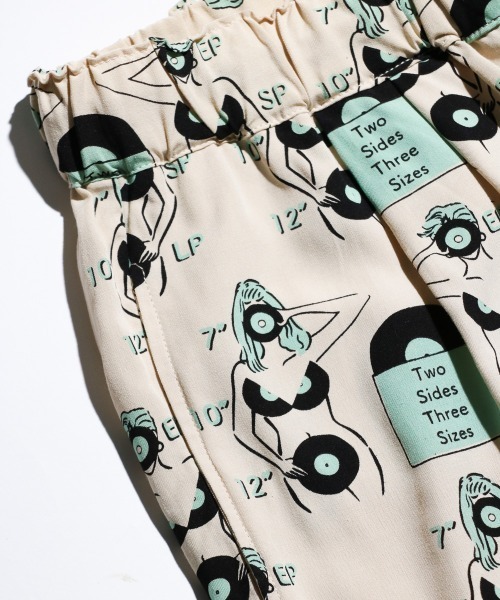 O.K.(オーケー)の「O.K / オーケー VINYL RAYON SHORTS (EXCLUSIVE) 総柄 レーヨン ショートパンツ(その他パンツ・メンズ・ベージュ・ONE SIZE)」の6枚目の写真