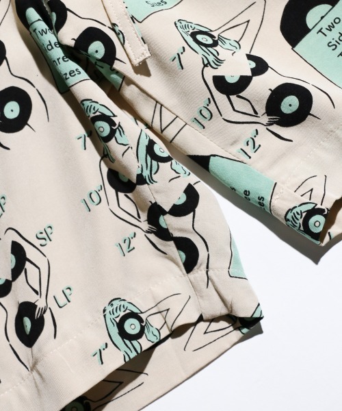 O.K.(オーケー)の「O.K / オーケー VINYL RAYON SHORTS (EXCLUSIVE) 総柄 レーヨン ショートパンツ(その他パンツ・メンズ・ベージュ・ONE SIZE)」の7枚目の写真