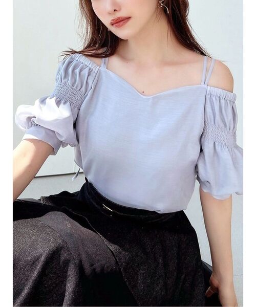 RESEXXY（リゼクシー）の「ボリュームスリーブオフショルブラウス（シャツ/ブラウス・レディース・ラベンダー/ブラック/アイボリー・FREE）」の3枚目の写真