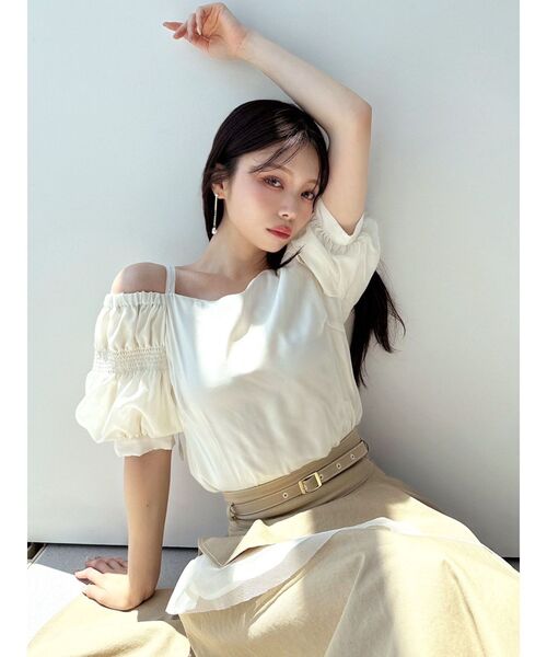 RESEXXY（リゼクシー）の「ボリュームスリーブオフショルブラウス（シャツ/ブラウス・レディース・ラベンダー/ブラック/アイボリー・FREE）」の6枚目の写真