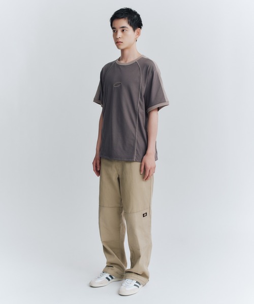 FCMM(エフシーエムエム)の「LINED S/S TEE/ラインショートスリーブT(Tシャツ/カットソー・メンズ・ベージュ/ブラック/チャコール・MEDIUM/LARGE)」の4枚目の写真