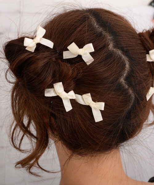 VIBGYOR Women（ヴィブジョー　ウィメン）の「【float】ミニリボン ミニヘアクリップ【8個セット/7色展開/イベント/発表会/ヘアアレンジ】（バレッタ/ヘアクリップ・レディース・パープル/ホワイト/レッド/アイボリー/ブラック/ブルー/ワインレッド・FREE）」の21枚目の写真