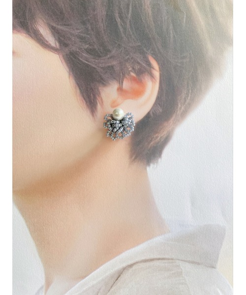 tone（トーン）の「【Hi-na】【Beads Works】ボリュームビーズ×コットンパール　イヤリング(MA)（イヤリング・レディース・ネイビー/グレー/ベージュ・FREE）」の11枚目の写真