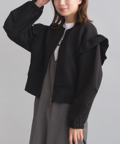 PICCIN（ピッチン）の「ショルダーフリルブルゾン（ブルゾン・レディース・ブラック/ベージュ・M）」の4枚目の写真