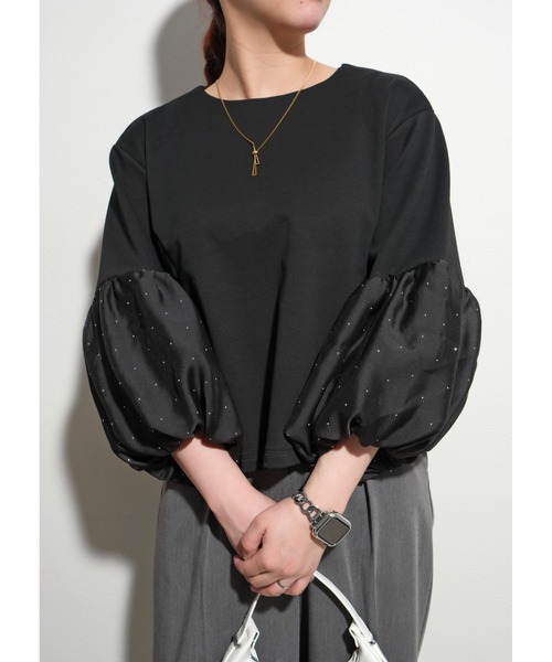 palm RICHE(ポームリシュ)の「キラキラボリューム袖TOPS(シャツ/ブラウス・レディース・ベージュ/ブラック・M)」の1枚目の写真