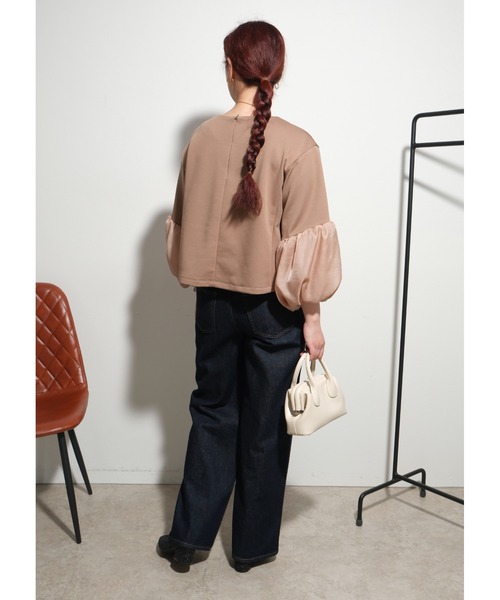 palm RICHE(ポームリシュ)の「キラキラボリューム袖TOPS(シャツ/ブラウス・レディース・ベージュ/ブラック・M)」の15枚目の写真