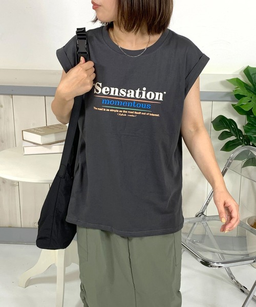 CRB(シーアールビー)の「ロゴフレンチスリーブTシャツ(Tシャツ/カットソー・レディース・ベージュ/オフホワイト/チャコール・F)」の1枚目の写真