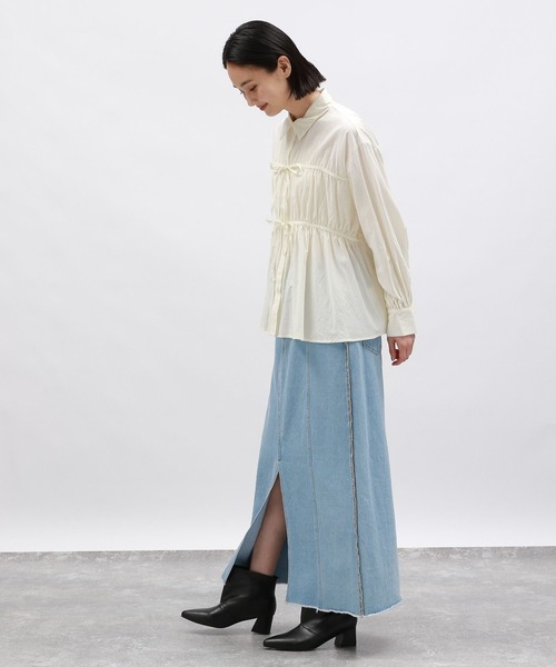 LAKOLE（ラコレ）の「ギャザーリボンシャツ / 142589（シャツ/ブラウス・レディース・ブルー/ブラック/アイボリー・FREE）」の5枚目の写真