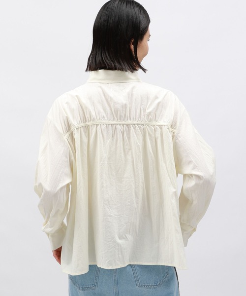 LAKOLE（ラコレ）の「ギャザーリボンシャツ / 142589（シャツ/ブラウス・レディース・ブルー/ブラック/アイボリー・FREE）」の9枚目の写真