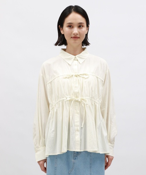 LAKOLE（ラコレ）の「ギャザーリボンシャツ / 142589（シャツ/ブラウス・レディース・ブルー/ブラック/アイボリー・FREE）」の21枚目の写真