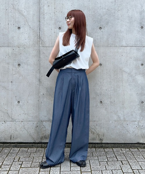 y/m（イム）の「デニムライクタックパンツ（スラックス・レディース・ネイビー・FREE）」の2枚目の写真