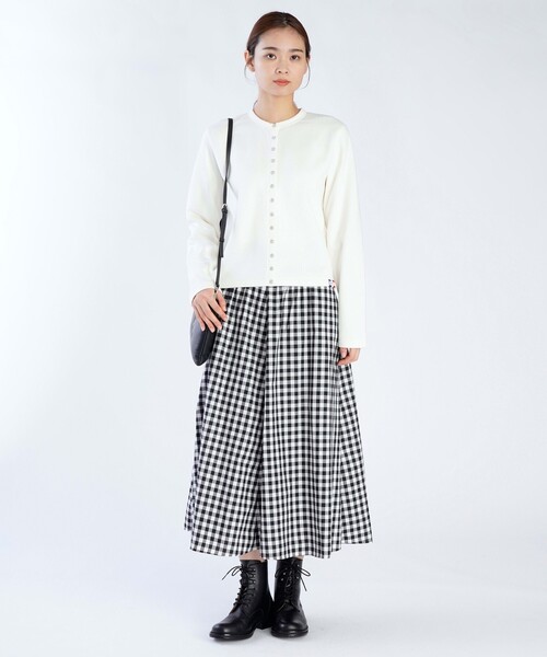 agnes b.(アニエスベー)の「オーガニックコットン メルトン 長袖 カーディガンプレッション "Le Classique"(カーディガン/ボレロ・レディース・ホワイト系その他・3/2/1)」の6枚目の写真