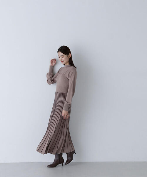 NATURAL BEAUTY BASIC(ナチュラルビューティーベーシック)の「◇ビスチェ切替バイカラーニットワンピース(ワンピース・レディース・ラベンダー/ベージュ/ブラック・MEDIUM)」の8枚目の写真
