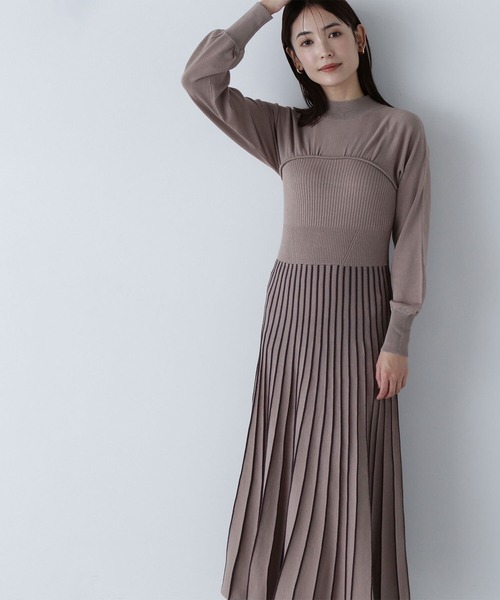 NATURAL BEAUTY BASIC(ナチュラルビューティーベーシック)の「◇ビスチェ切替バイカラーニットワンピース(ワンピース・レディース・ラベンダー/ベージュ/ブラック・MEDIUM)」の3枚目の写真