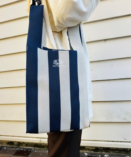FRUIT OF THE LOOM(フルーツオブザルーム)の「FRUIT OF THE LOOM / FTL STRIPED MINI SHOULDER BAG / 80677600(ショルダーバッグ・レディース・グリーン/ネイビー/サックスブルー/レッド/ラベンダー・ONESIZE)」の17枚目の写真