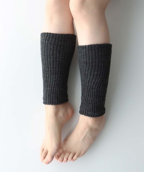 NAIGAI（ナイガイ）の「NAIGAI COMFORT レディース 肌側シルク 2重編み ショートレッグウォーマー 03022820（レッグウォーマー・レディース・ライトグレー/オールドローズ系/ブラック/チャコール/ブルー系その他・FREE）」の8枚目の写真