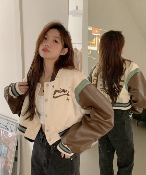 gossip！ロサンゼルス（ゴシップロサンゼルス）の「Y2K PUレザー スタジャン風 ジャケット（ブルゾン・レディース・オフホワイト・FREE）」の4枚目の写真