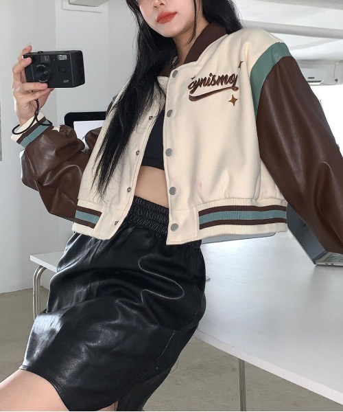 gossip！ロサンゼルス（ゴシップロサンゼルス）の「Y2K PUレザー スタジャン風 ジャケット（ブルゾン・レディース・オフホワイト・FREE）」の9枚目の写真