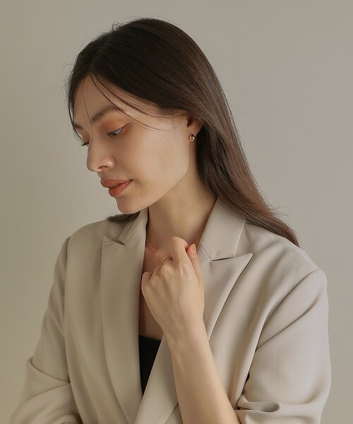 COCOSHNIK(ココシュニック)の「K18ペアシェイプフープ ワンタッチピアス(ピアス(両耳用)・レディース・イエローゴールド・00)」の7枚目の写真