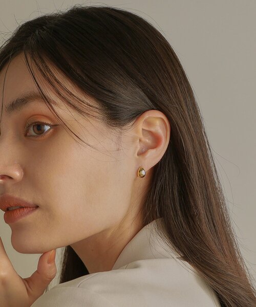 COCOSHNIK(ココシュニック)の「K18ペアシェイプフープ ワンタッチピアス(ピアス(両耳用)・レディース・イエローゴールド・00)」の9枚目の写真