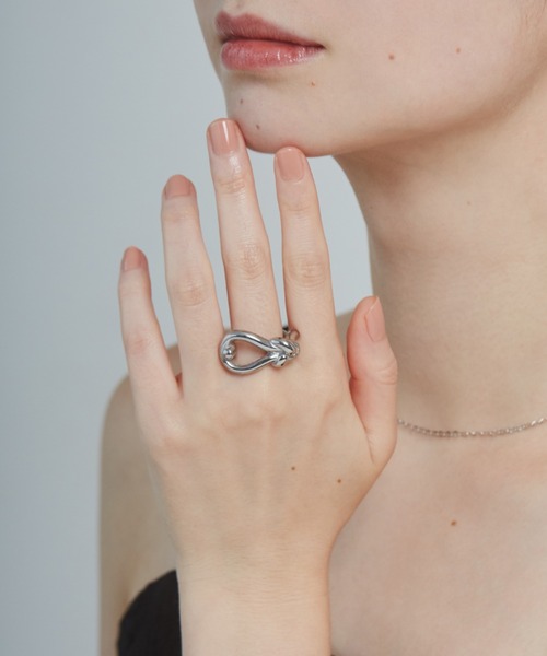 ciite' surgical stainless(シーテサージカルステンレス)の「【 金属アレルギー対応 】 ノットニュアンス リング サージカルステンレス (リング・レディース・ゴールド/シルバー・11号/13号/15号)」の2枚目の写真