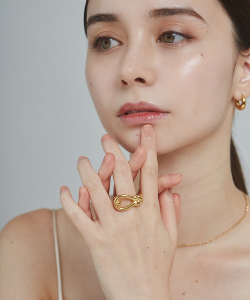 ciite' surgical stainless(シーテサージカルステンレス)の「【 金属アレルギー対応 】 ノットニュアンス リング サージカルステンレス (リング・レディース・ゴールド/シルバー・11号/13号/15号)」の4枚目の写真