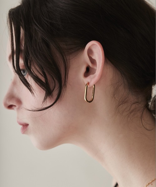 ciite' surgical stainless(シーテサージカルステンレス)の「【 金属アレルギー対応 】 オーバルフープピアス サージカルステンレス (両耳用)(ピアス(両耳用)・レディース・ゴールド/シルバー・FREE)」の7枚目の写真