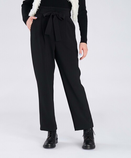 To b. by agnes b.（トゥービーバイアニエスベー）の「ダブルクロス タックパンツ（その他パンツ・レディース・ブラック・40/36/38）」の3枚目の写真