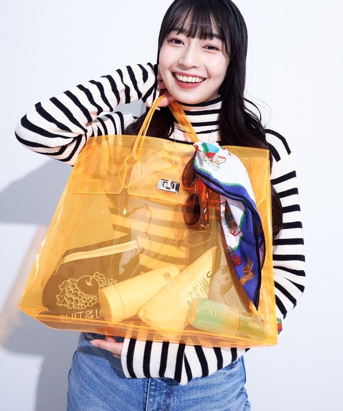 FRUIT OF THE LOOM（フルーツオブザルーム）の「【FRUIT OF THE LOOM】VINYL TOTE BAG/PVCトートバッグ/ステッカーシール付（トートバッグ・レディース・ミント/ブラウン/ブラック/オレンジ・FREE）」の8枚目の写真