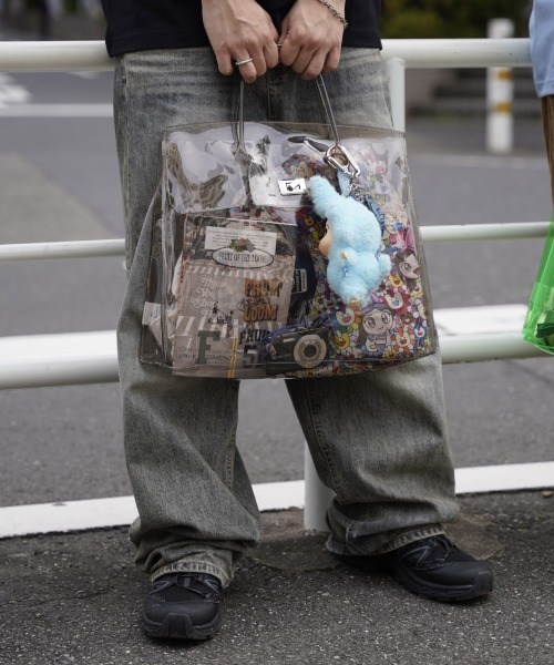 FRUIT OF THE LOOM（フルーツオブザルーム）の「【FRUIT OF THE LOOM】VINYL TOTE BAG/PVCトートバッグ/ステッカーシール付（トートバッグ・レディース・ミント/ブラウン/ブラック/オレンジ・FREE）」の17枚目の写真