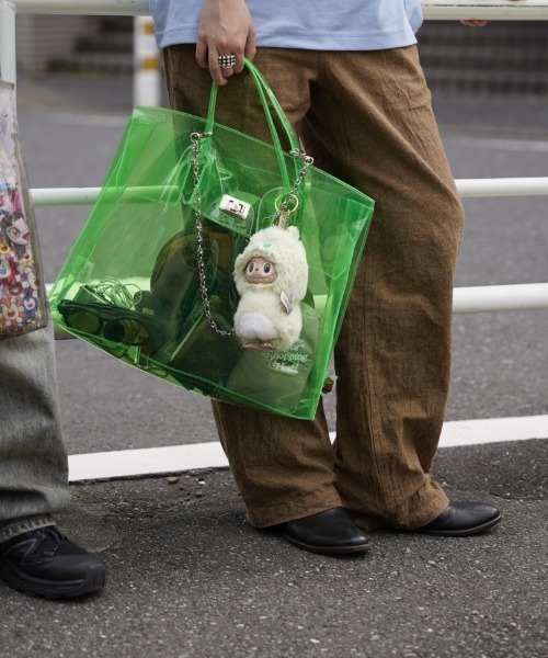 FRUIT OF THE LOOM（フルーツオブザルーム）の「【FRUIT OF THE LOOM】VINYL TOTE BAG/PVCトートバッグ/ステッカーシール付（トートバッグ・レディース・ミント/ブラウン/ブラック/オレンジ・FREE）」の18枚目の写真