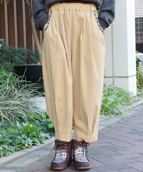 チチカカ（チチカカ）の「ピーチスキンエッグタックパンツ（その他パンツ・レディース・ライトグリーン/ライトベージュ・MEDIUM/LARGE）」の2枚目の写真