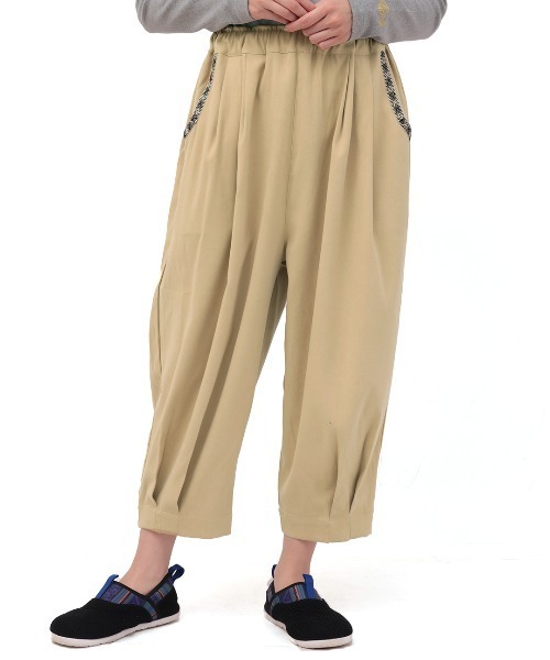 チチカカ（チチカカ）の「ピーチスキンエッグタックパンツ（その他パンツ・レディース・ライトグリーン/ライトベージュ・MEDIUM/LARGE）」の5枚目の写真