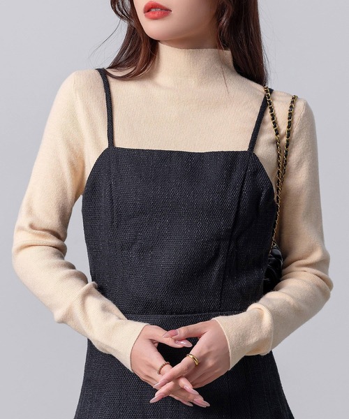 DAY CLOSET(デイ クローゼット)の「【伸縮性有/袖丈長め】長袖 タユミスリーブ ハイネック 極細リブ モチモチ ニット トップス レディース(ニット/セーター・レディース・ベージュ/ホワイト/ブラウン/ダークグレー/モカ/レンガ/ブラック/アイボリー・FREE)」の3枚目の写真