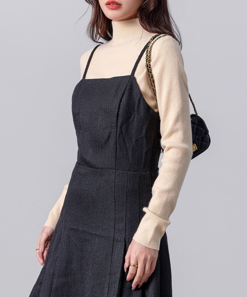 DAY CLOSET(デイ クローゼット)の「【伸縮性有/袖丈長め】長袖 タユミスリーブ ハイネック 極細リブ モチモチ ニット トップス レディース(ニット/セーター・レディース・ベージュ/ホワイト/ブラウン/ダークグレー/モカ/レンガ/ブラック/アイボリー・FREE)」の17枚目の写真