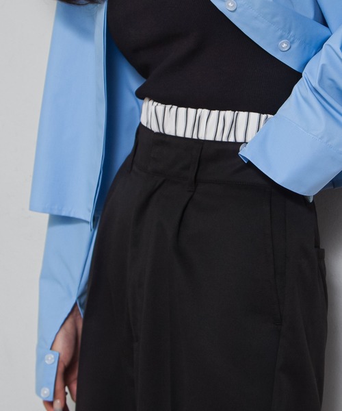 Chillfar(チルファー)の「ダブルウエストタックワイドストレートスラックス(スラックス・レディース・グレー系/ネイビー系/グレー/ブラック/ネイビー・MEDIUM/LARGE)」の14枚目の写真