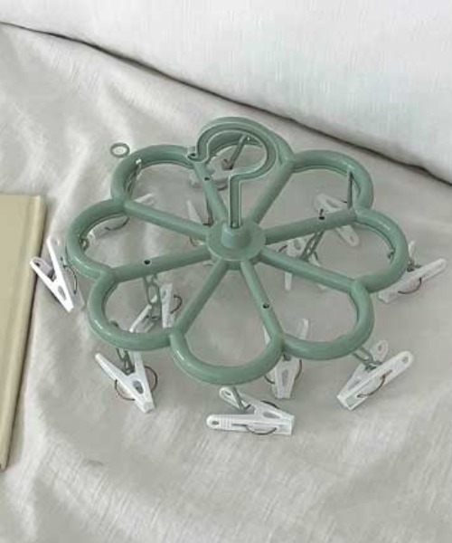 Made in I（メイドインアイ）の「flower pinch hanger（ランドリーグッズ・レディース・イエロー/ピンク/グリーン/ホワイト・FREE）」の2枚目の写真