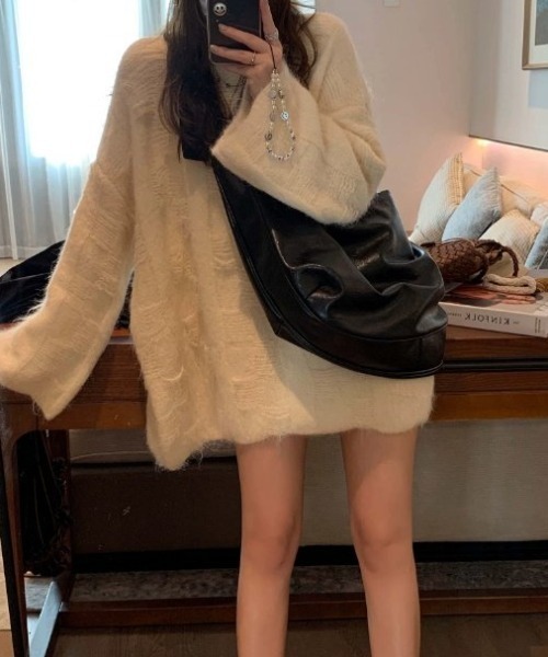Achic(アシック)の「オーバーサイズシャギーニット(ニット/セーター・レディース・ベージュ/グレー/ホワイト・M)」の5枚目の写真