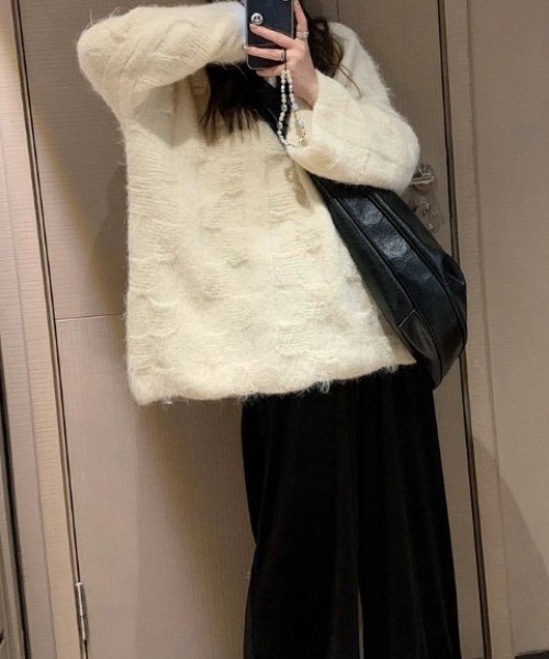 Achic(アシック)の「オーバーサイズシャギーニット(ニット/セーター・レディース・ベージュ/グレー/ホワイト・M)」の11枚目の写真
