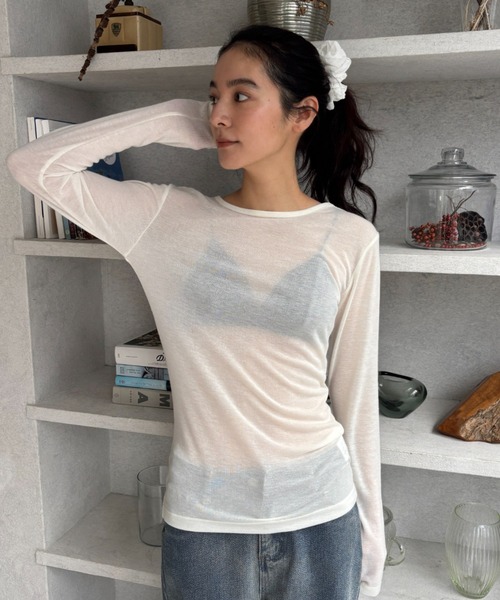 FUULLY STUDIO（フーリィーステューディオ）の「シアーロングスリーブTEE（Tシャツ/カットソー・レディース・オフホワイト/ブラック/ネイビー/ベージュ・FREE）」の6枚目の写真