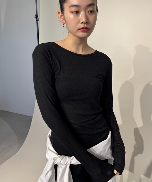 FUULLY STUDIO（フーリィーステューディオ）の「シアーロングスリーブTEE（Tシャツ/カットソー・レディース・オフホワイト/ブラック/ネイビー/ベージュ・FREE）」の16枚目の写真