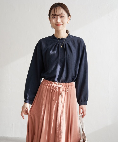 ikka（イッカ）の「襟フリル2WAYブラウス（シャツ/ブラウス・レディース・ネイビー/ダークベージュ/ホワイト/エメラルドブルー/オフホワイト・M/L/S）」の6枚目の写真