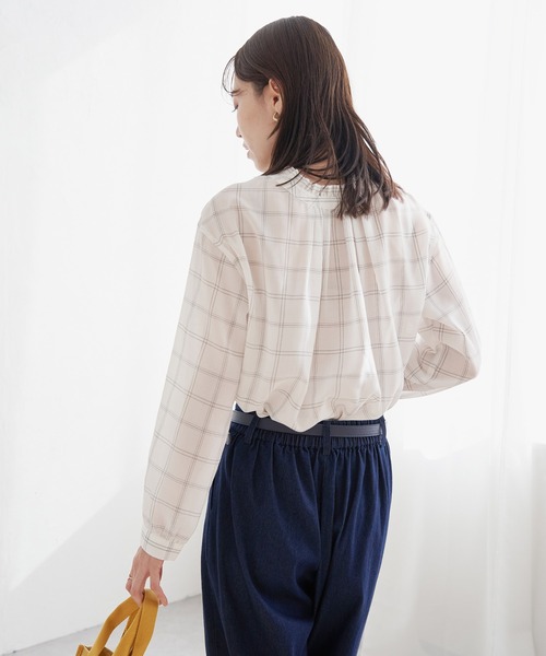 ikka（イッカ）の「襟フリル2WAYブラウス（シャツ/ブラウス・レディース・ネイビー/ダークベージュ/ホワイト/エメラルドブルー/オフホワイト・M/L/S）」の11枚目の写真