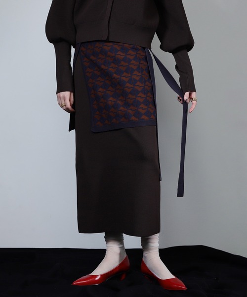 ROSE BUD(ローズバッド)の「【WEB・一部店舗限定】ジャカードラップスカート(スカート・レディース・ホワイト/ブラウン・ONE SIZE)」の2枚目の写真