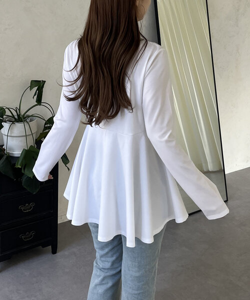 prose verse（プロズヴェール）の「パールフリルギャザーペプラムロンT（Tシャツ/カットソー・レディース・ブラック/オフホワイト・MEDIUM/LARGE）」の12枚目の写真