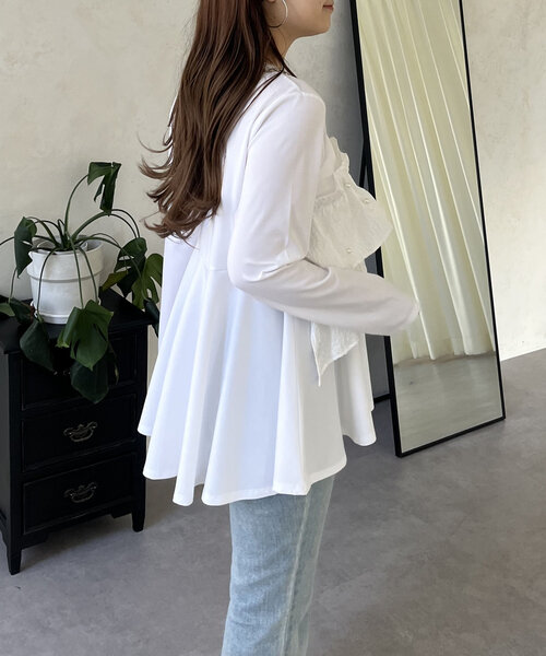 prose verse（プロズヴェール）の「パールフリルギャザーペプラムロンT（Tシャツ/カットソー・レディース・ブラック/オフホワイト・MEDIUM/LARGE）」の13枚目の写真