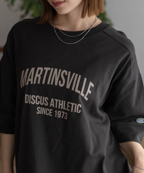 DISCUS（ディスカス）の「DISCUS カレッジワイドＴシャツ（Tシャツ/カットソー・レディース・スミクロ/ブルー/チャコールグレー/オフホワイト・L/M）」の12枚目の写真