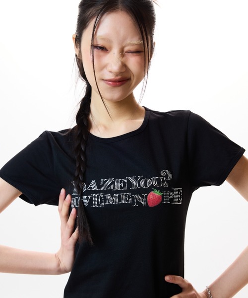 LUVISTRUE(ラヴイズトゥルー)の「IM STRAWBERRY LETTERING TEE(Tシャツ/カットソー・レディース・ホワイト/ブラック/ネイビー・FREE)」の4枚目の写真