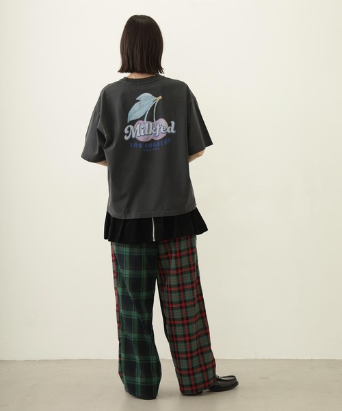 MILKFED.（ミルクフェド）の「FRESH CHERRIES WIDE S/S TEE（Tシャツ/カットソー・レディース・レッド/ホワイト/チャコール・L/M）」の21枚目の写真