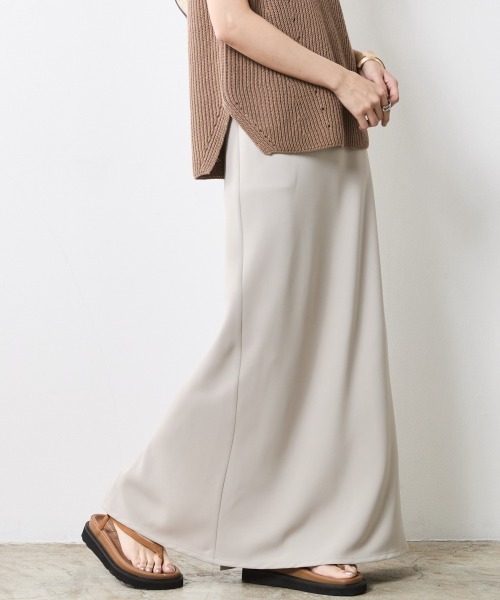 CHIC STYLE(シックスタイル)の「バイアスナローマキシスカート<大きいサイズ有>シックスタイル(スカート・レディース・ブラック/ベージュ・L/M/5L/4L/3L/LL)」の14枚目の写真